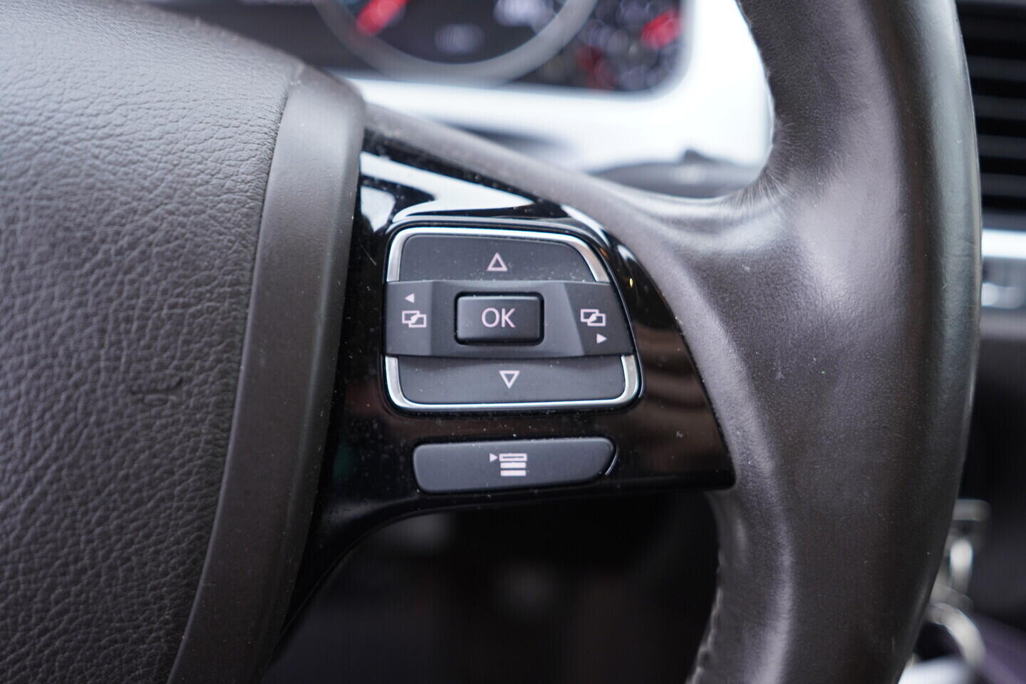 OV190V11555_27.webp_TOUAREG  3.0 TDI 180 kW automat