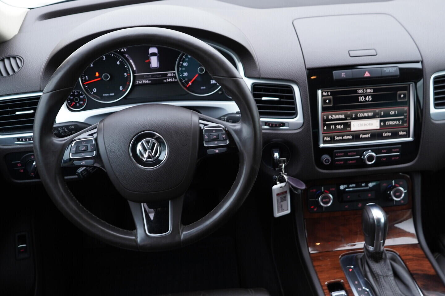 OV190V11555_28.webp_TOUAREG  3.0 TDI 180 kW automat