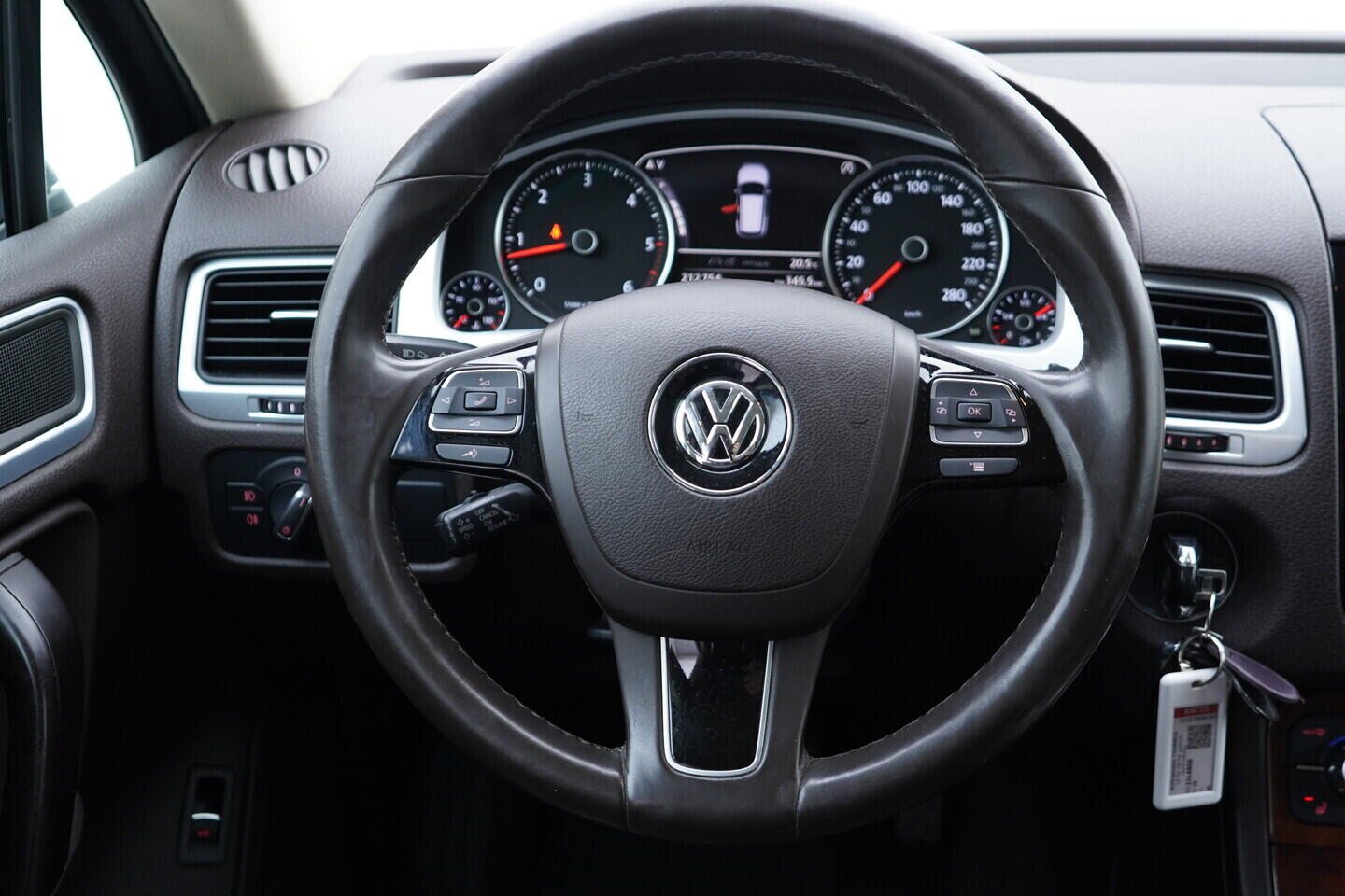 OV190V11555_29.webp_TOUAREG  3.0 TDI 180 kW automat