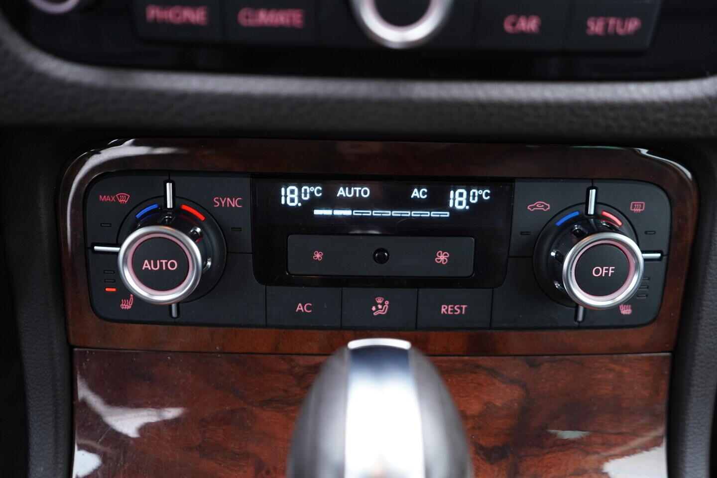 OV190V11555_35.webp_TOUAREG  3.0 TDI 180 kW automat