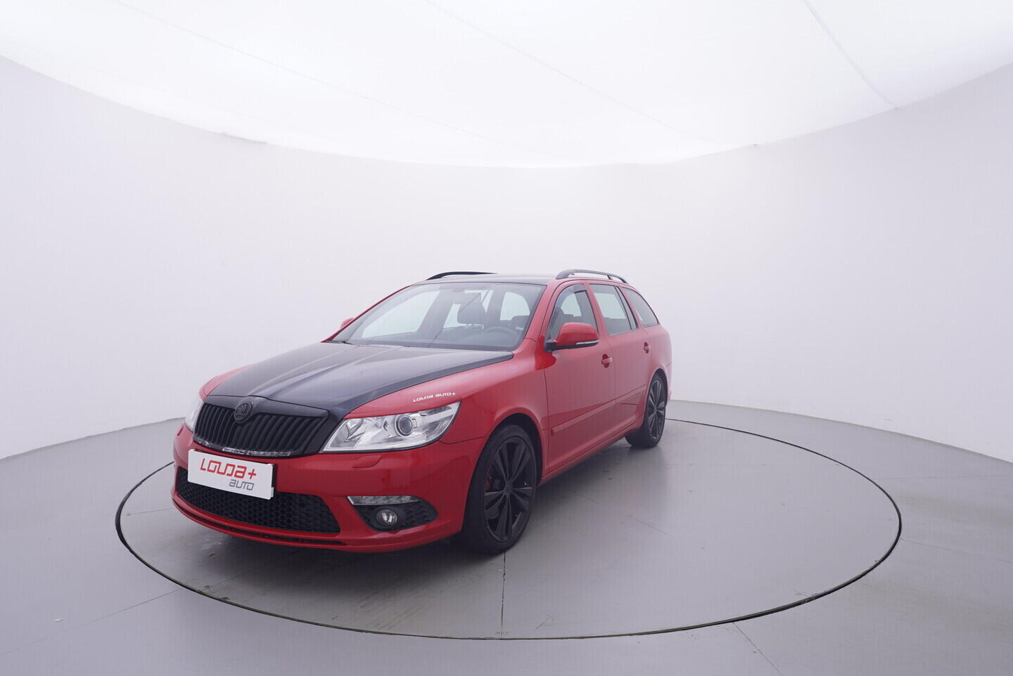 OV190V11556_10.webp_OCTAVIA RS 2.0 TSI 147 kW manuál, DPH