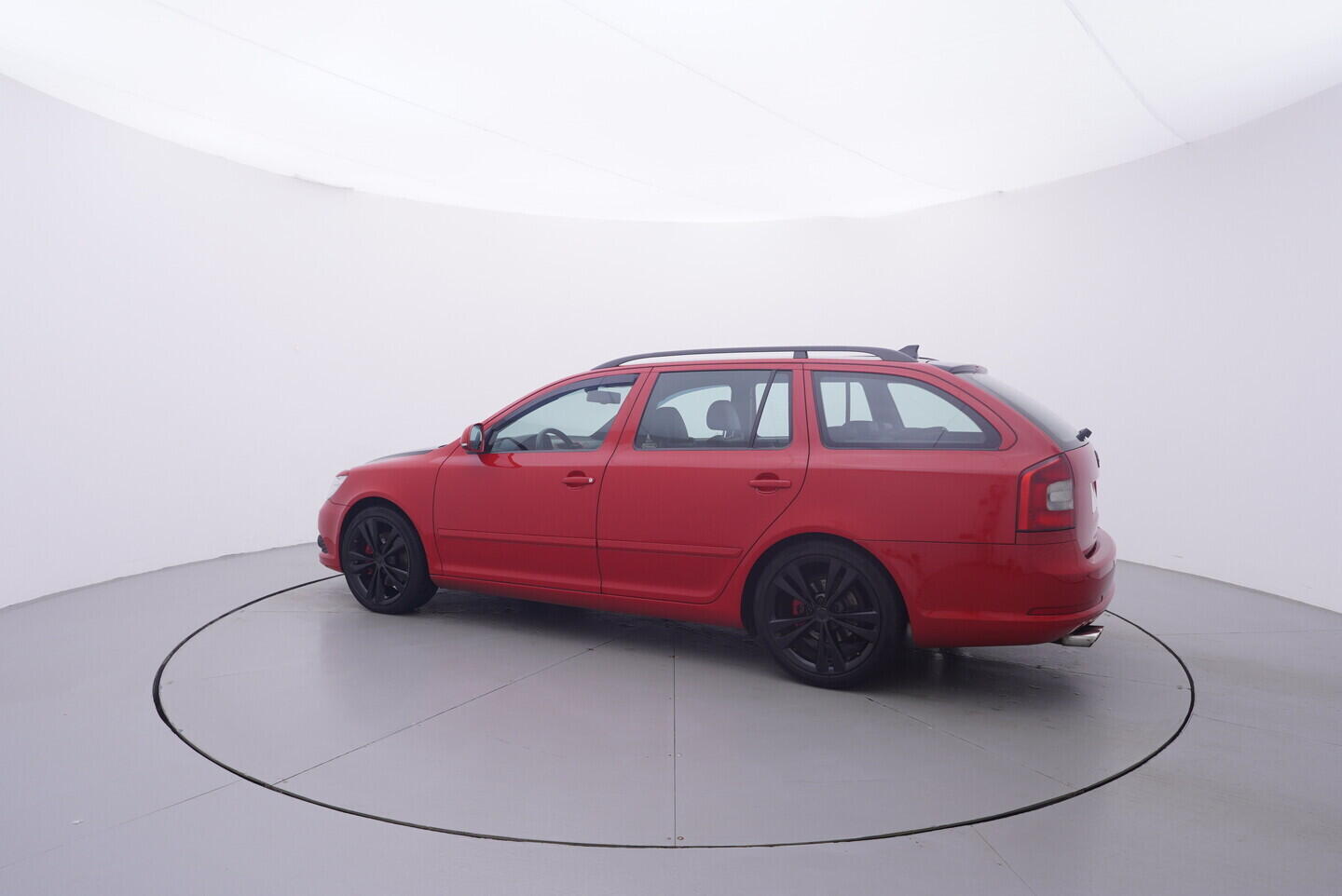 OV190V11556_12.webp_OCTAVIA RS 2.0 TSI 147 kW manuál, DPH