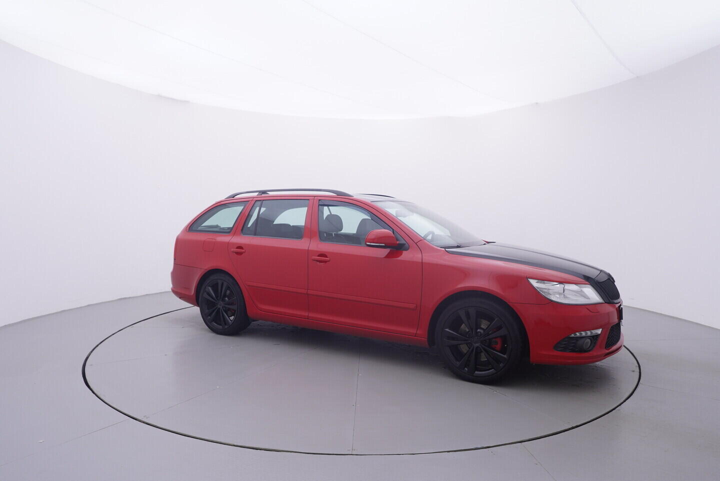 OV190V11556_16.webp_OCTAVIA RS 2.0 TSI 147 kW manuál, DPH