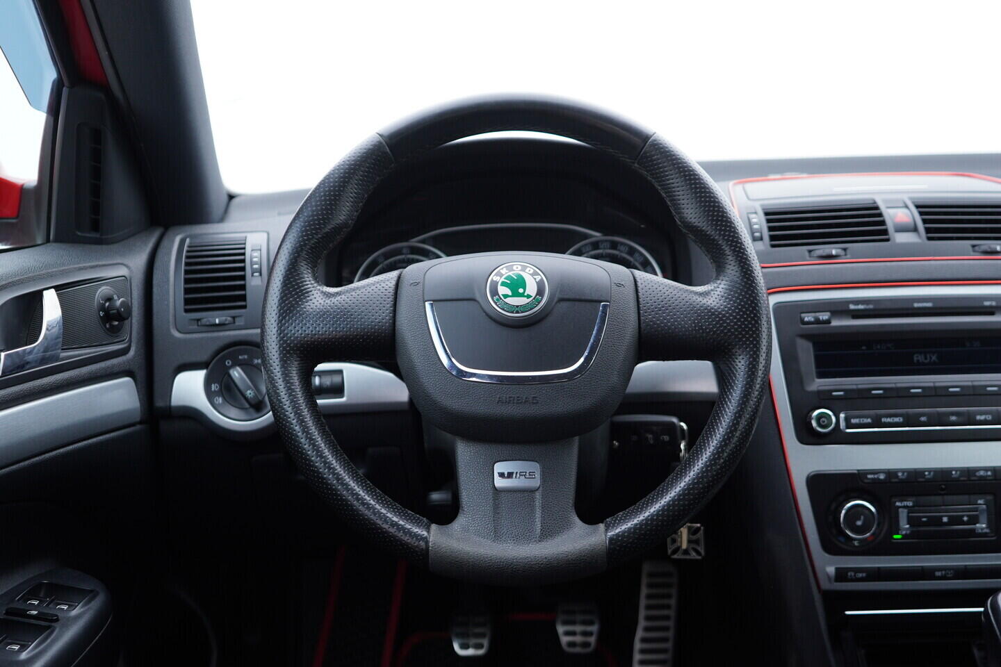 OV190V11556_28.webp_OCTAVIA RS 2.0 TSI 147 kW manuál, DPH