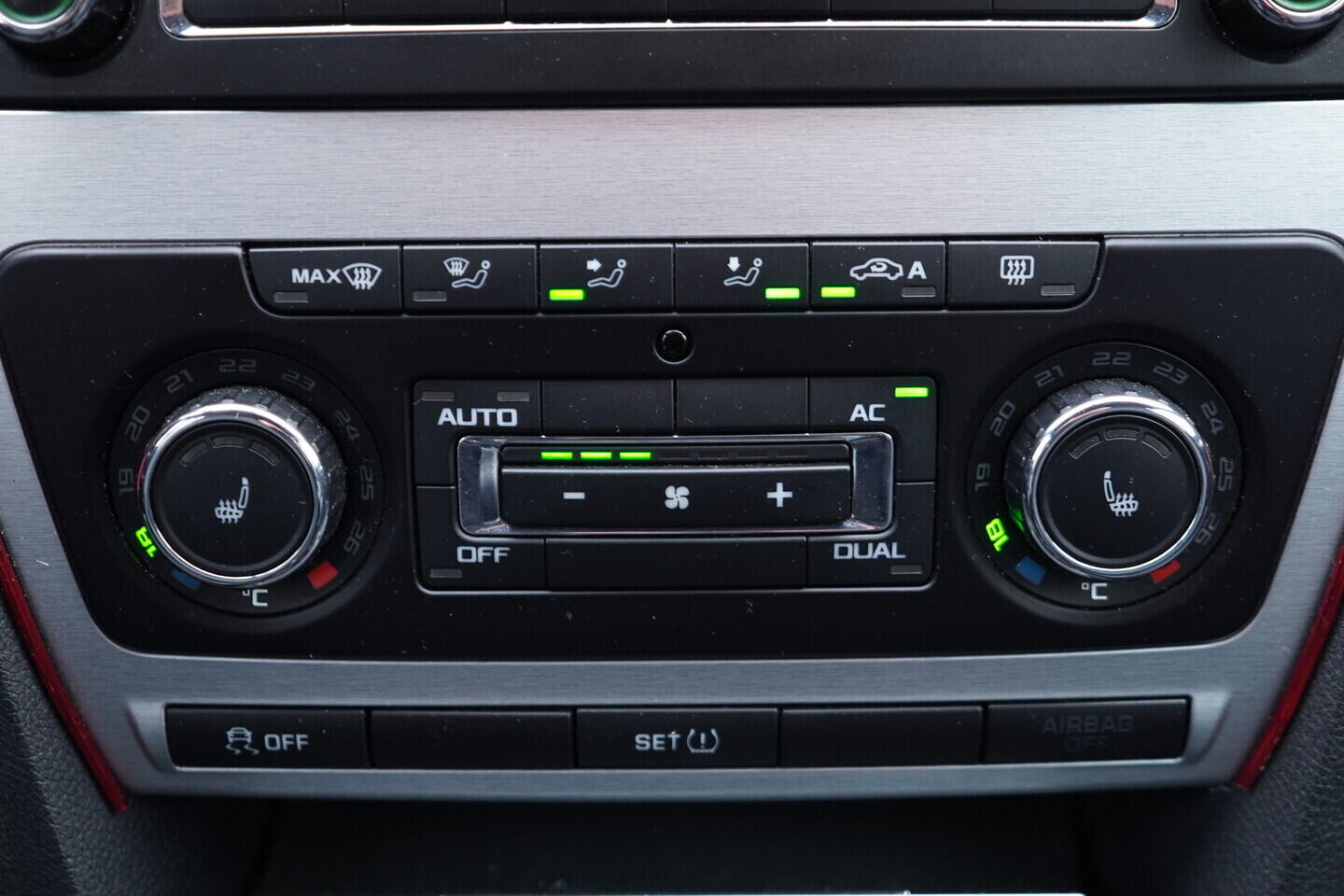 OV190V11556_31.webp_OCTAVIA RS 2.0 TSI 147 kW manuál, DPH