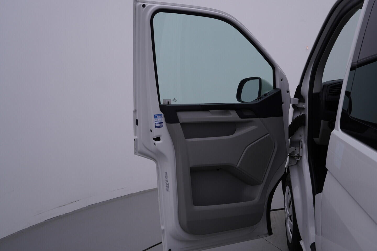 OV190V11566_18.webp_T6 TRANSPORTER   2.0 TDI 110 kW manuál