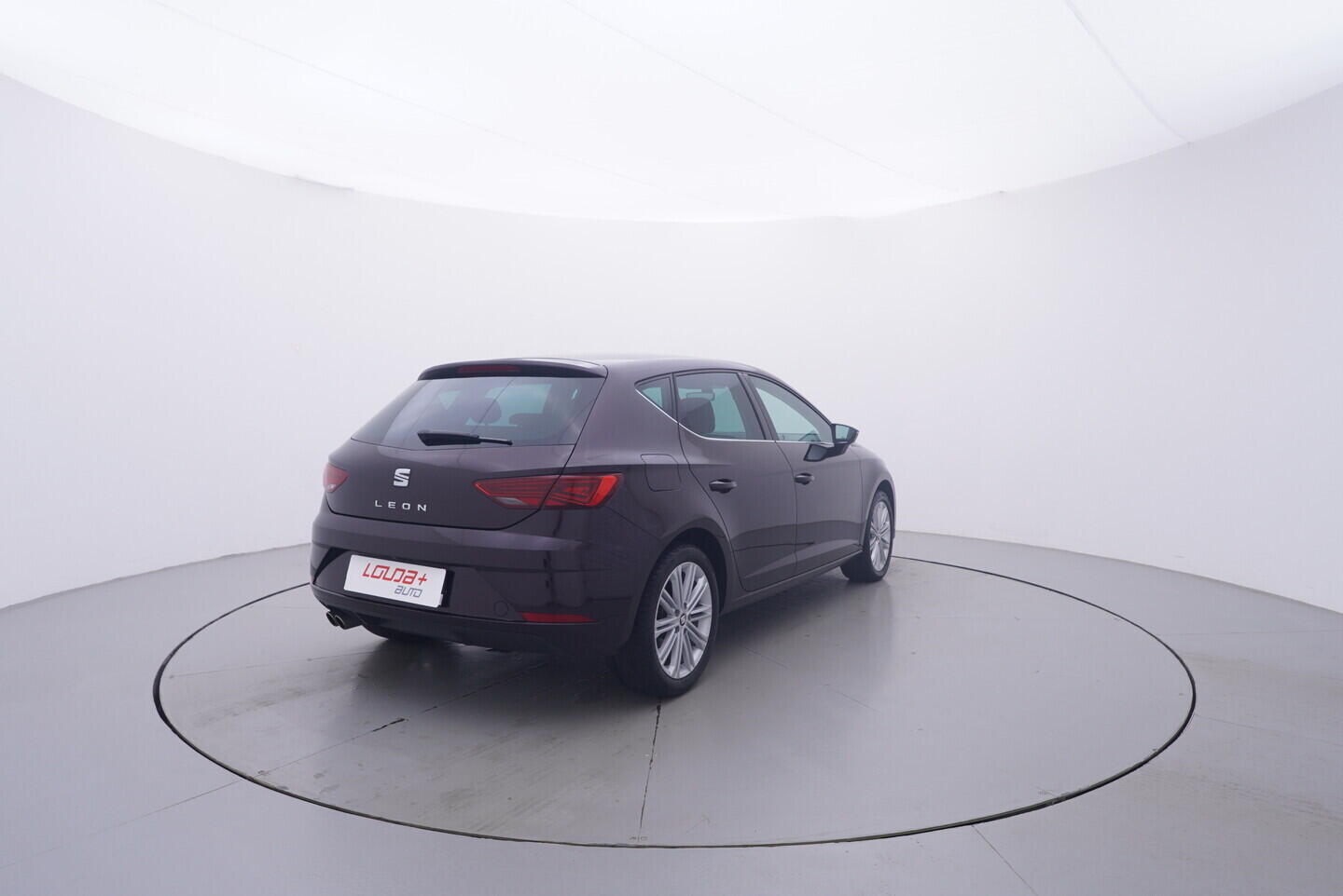 OV190V11574_14.webp_LEON Xcellence 1.4 TSI 92 kW manuál