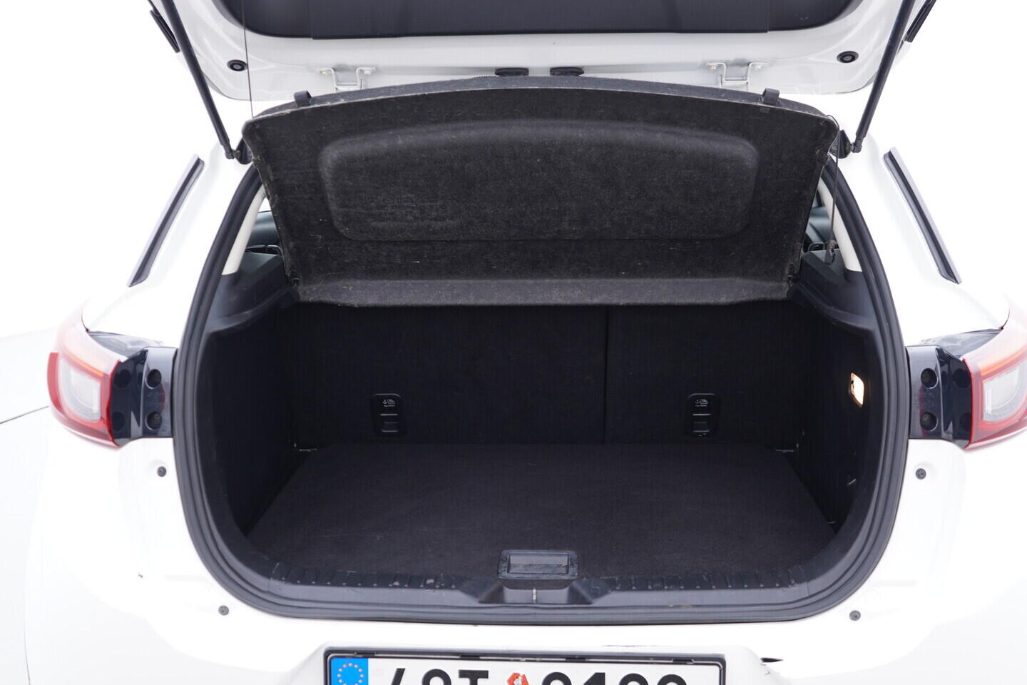 OV190V11576_32.webp_CX-3 Emotion 2.0  89 kW manuál