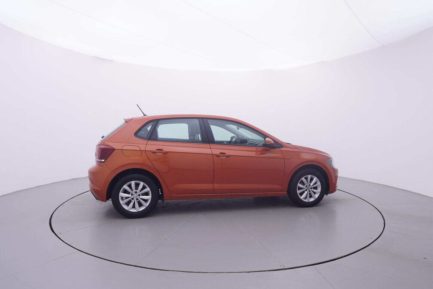 OV190V11587_15.webp_POLO Highline 1.0 TSI 70 kW manuál