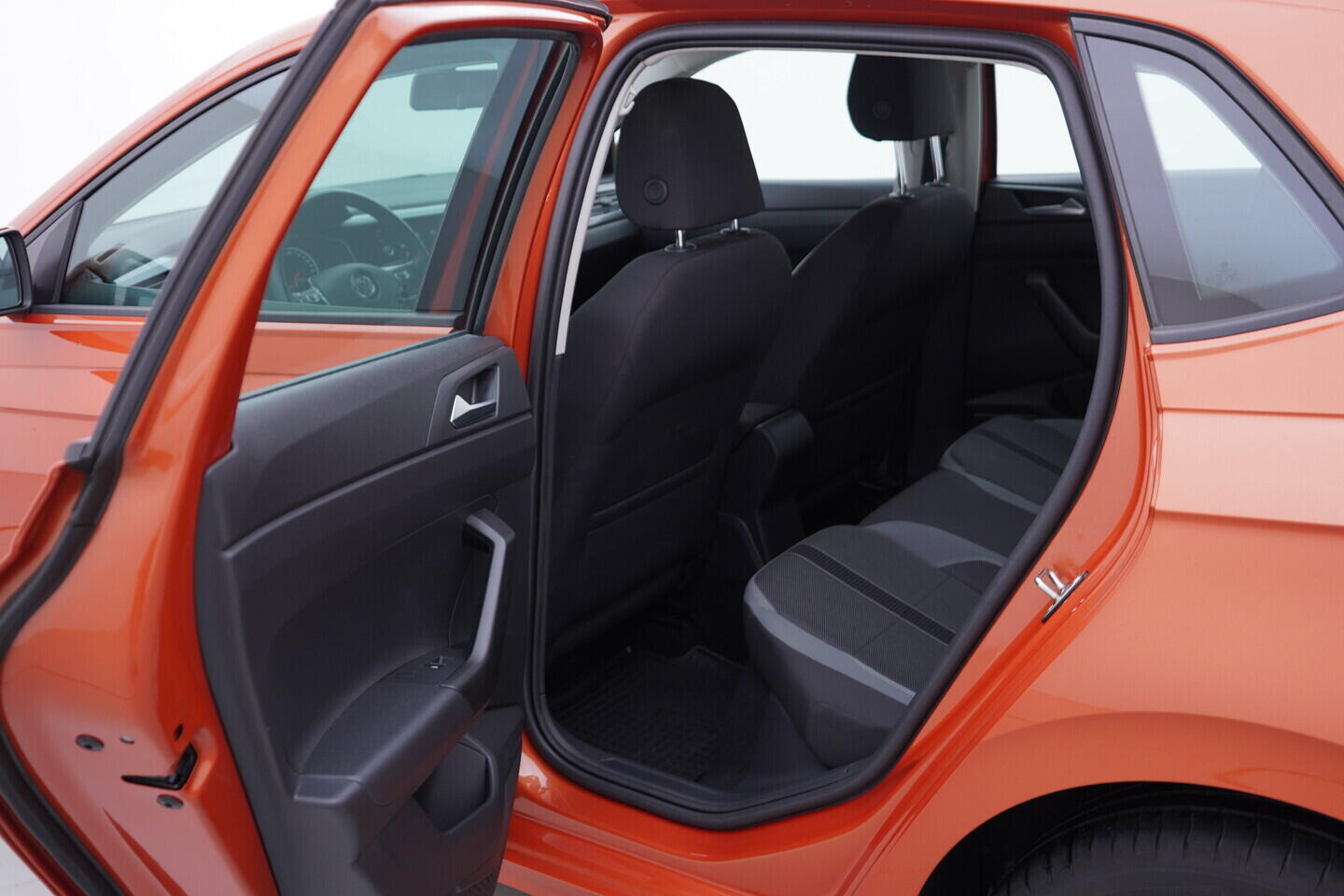OV190V11587_32.webp_POLO Highline 1.0 TSI 70 kW manuál