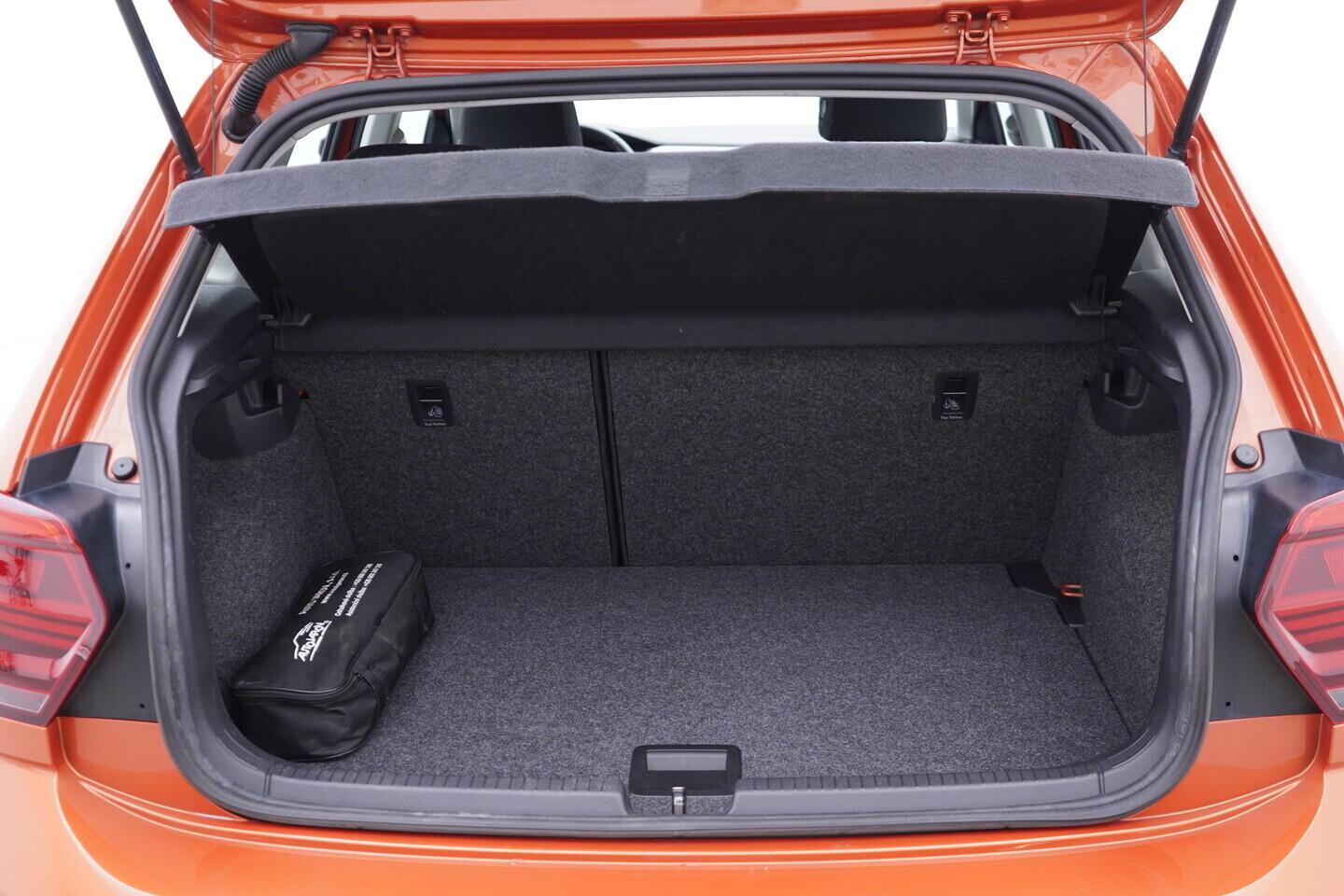 OV190V11587_34.webp_POLO Highline 1.0 TSI 70 kW manuál