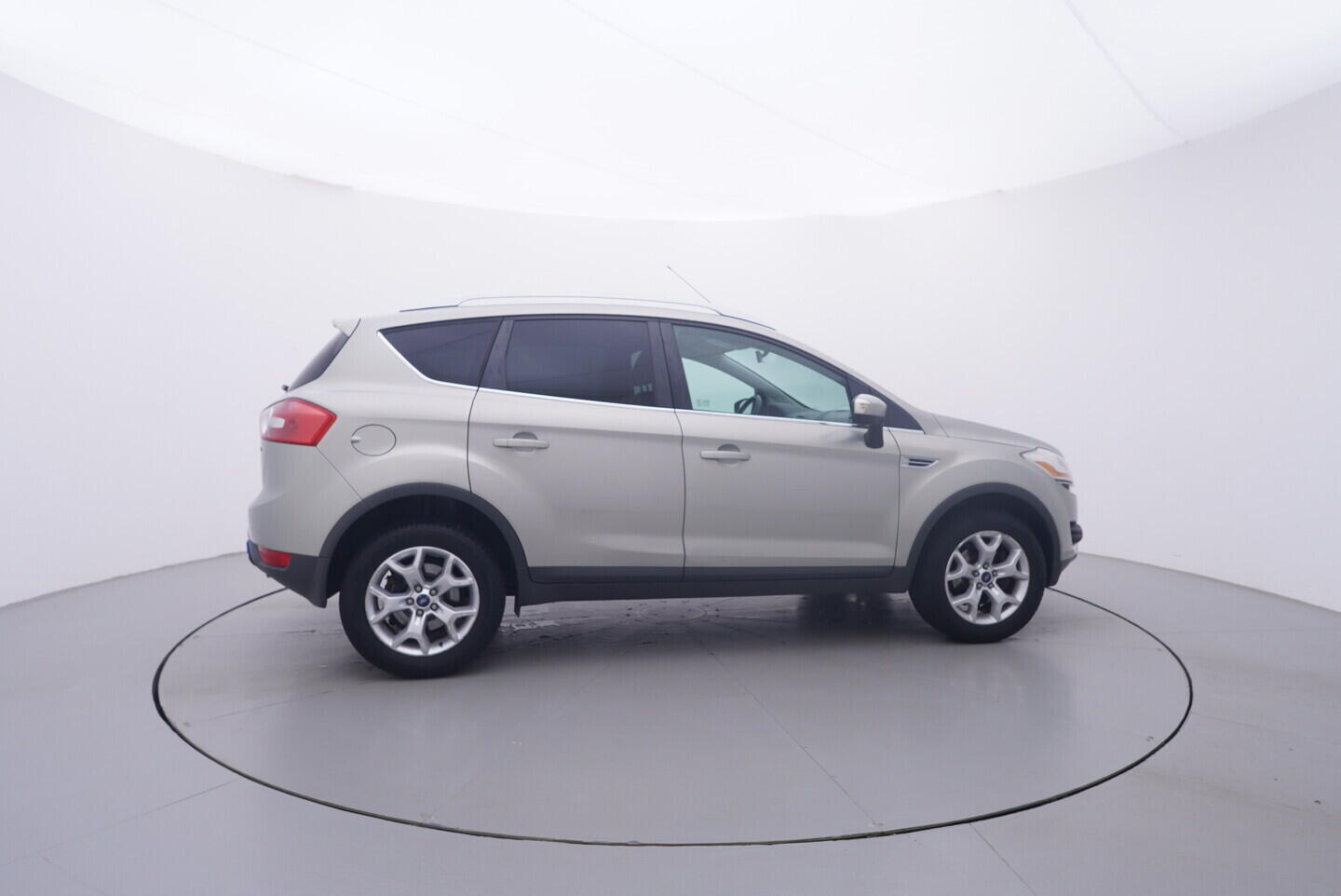 OV190V11589_15.webp_KUGA Trend 2.0 TDCi 100 kW manuál