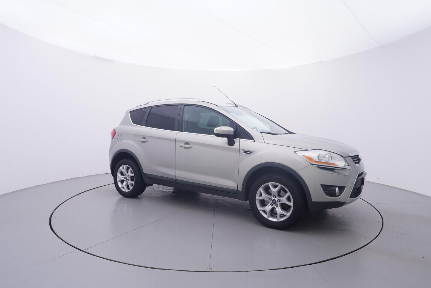 OV190V11589_16.webp_KUGA Trend 2.0 TDCi 100 kW manuál