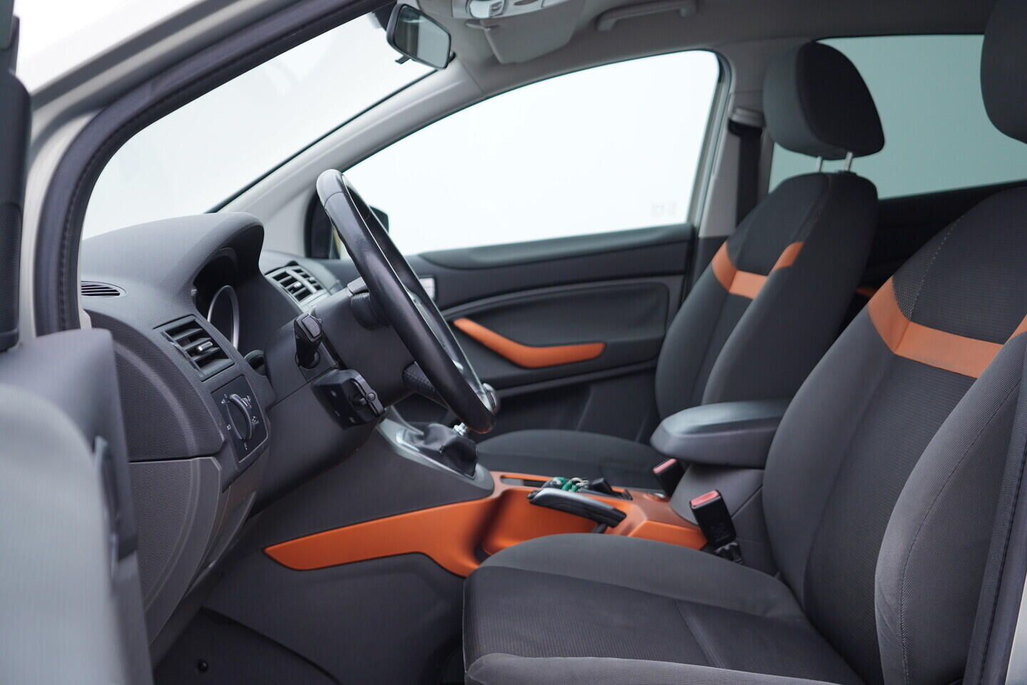 OV190V11589_22.webp_KUGA Trend 2.0 TDCi 100 kW manuál