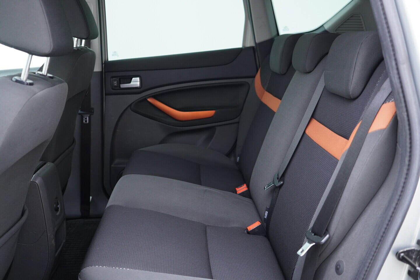 OV190V11589_32.webp_KUGA Trend 2.0 TDCi 100 kW manuál