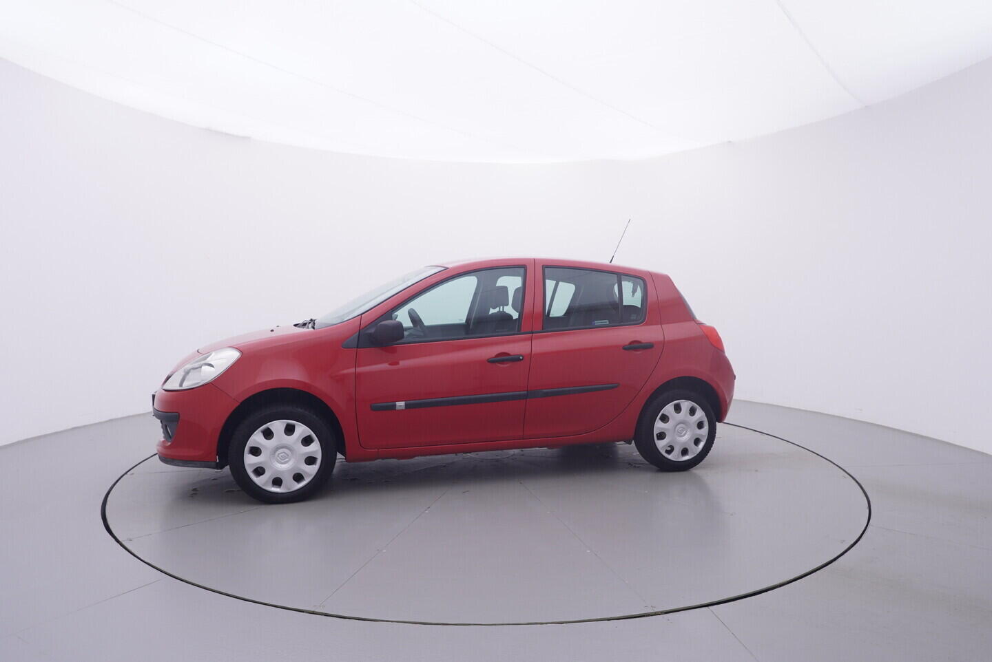 OV190V11625_11.webp_CLIO  1.1 16V 55 kW manuál
