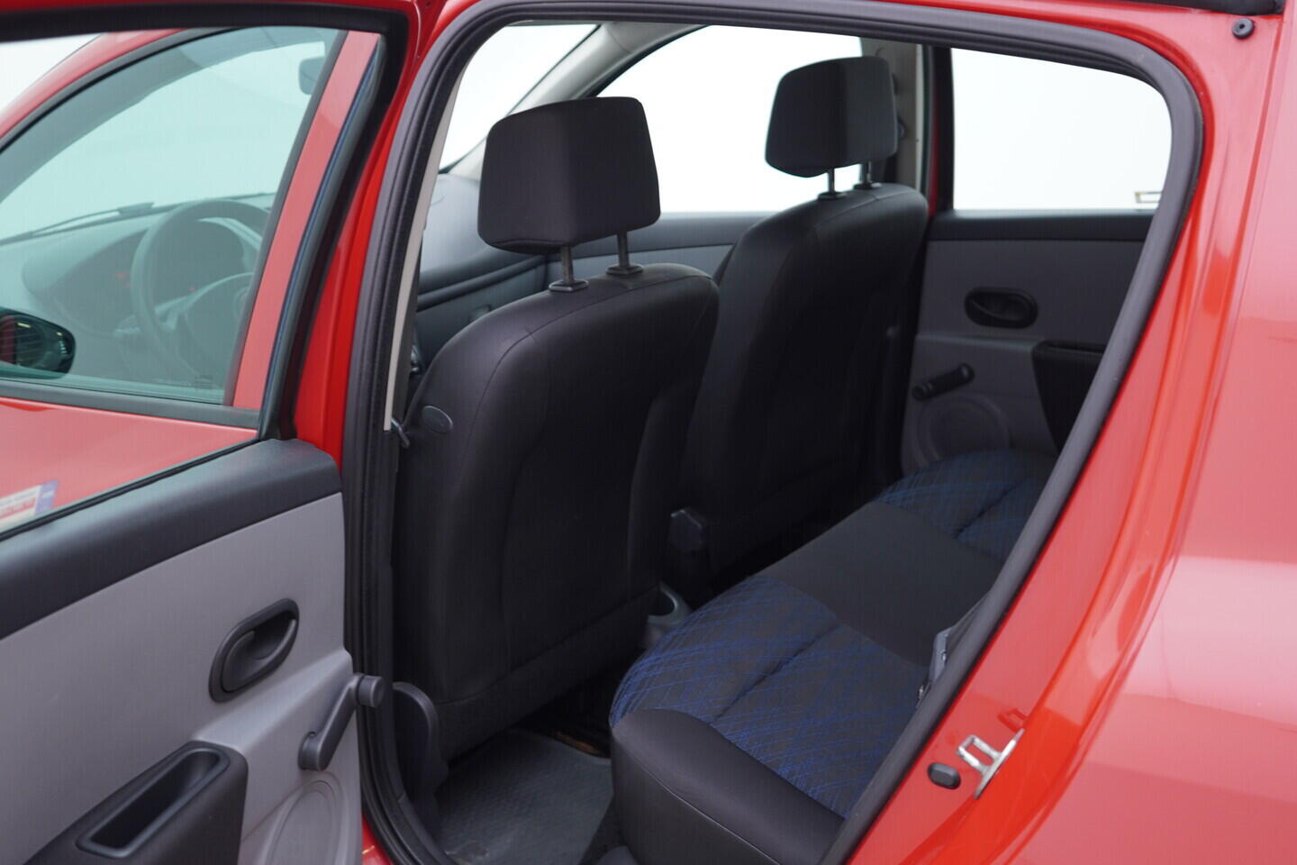 OV190V11625_22.webp_CLIO  1.1 16V 55 kW manuál