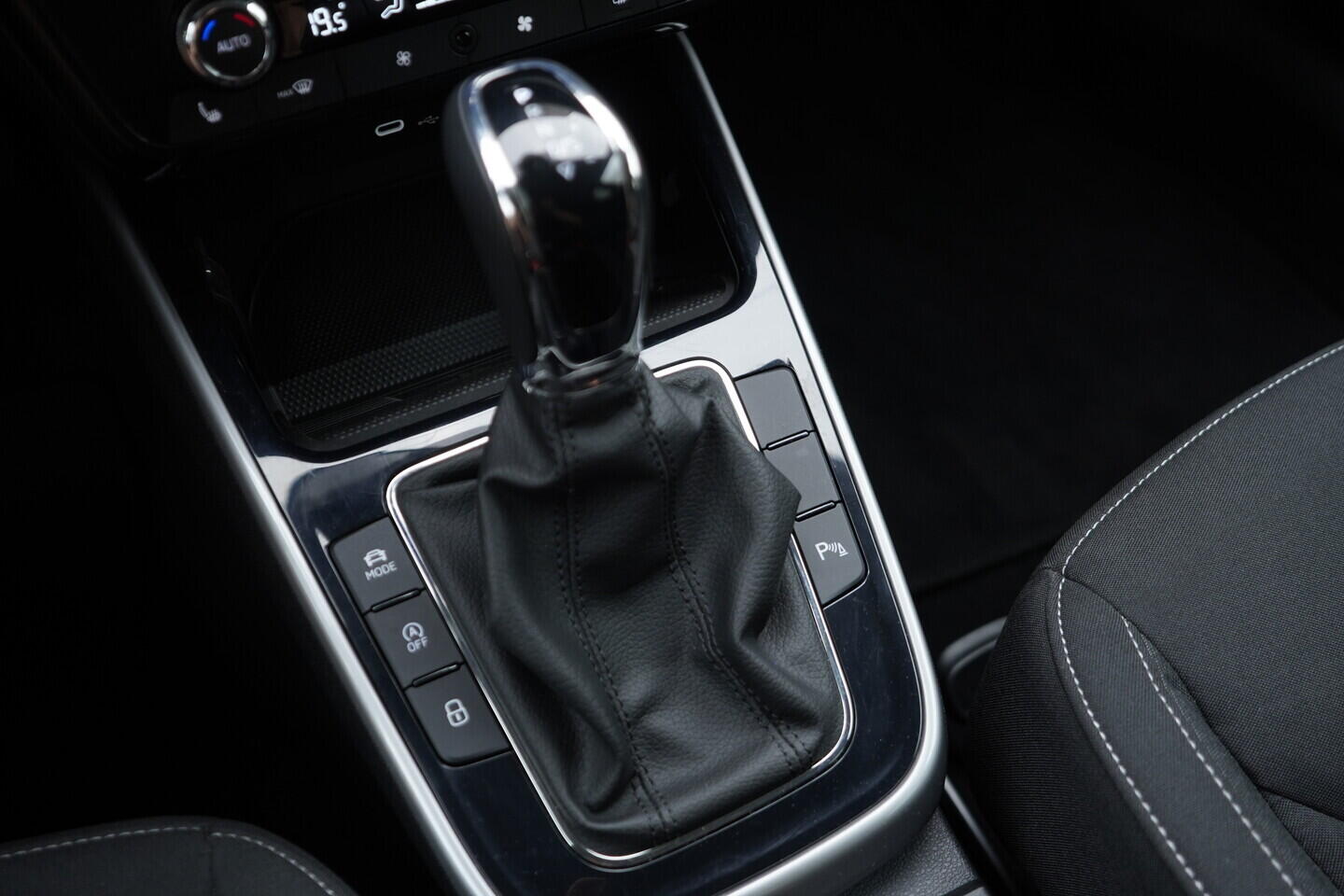 OV190V11628_32.webp_FABIA Top Selection 1.0 TSI 85 kW automat, DPH