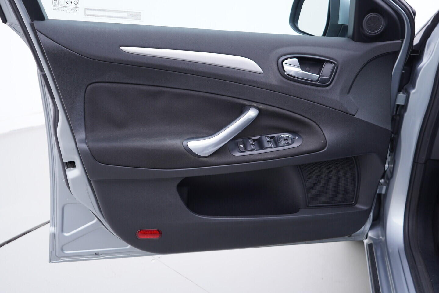 OV190V11629_19.webp_MONDEO  2.0 TDCi 103 kW manuál