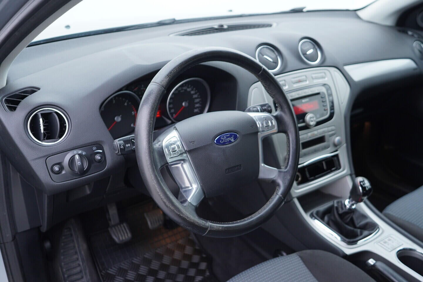 OV190V11629_21.webp_MONDEO  2.0 TDCi 103 kW manuál