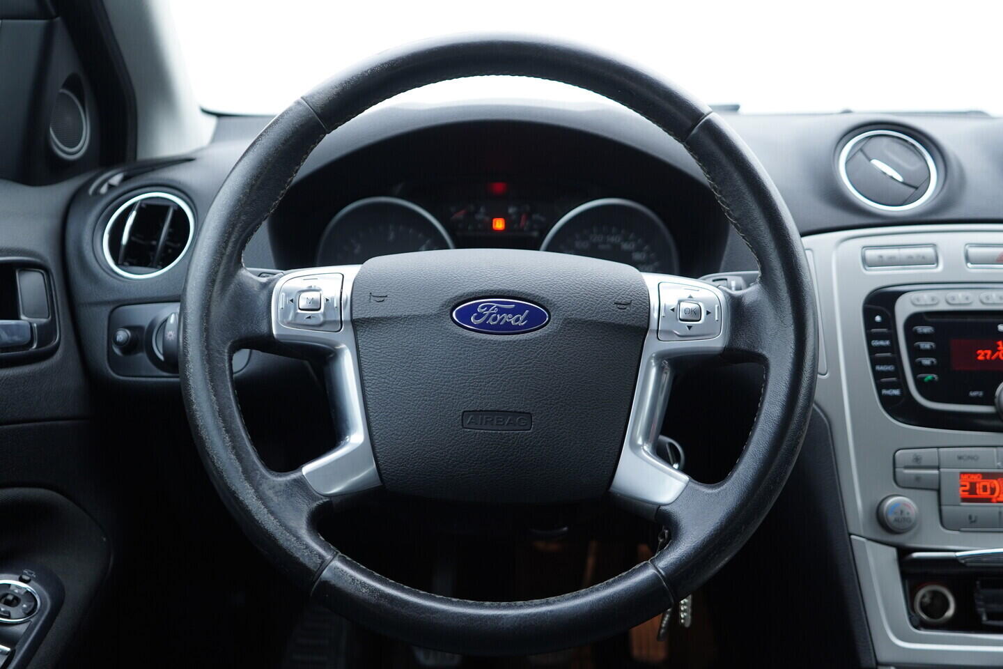 OV190V11629_26.webp_MONDEO  2.0 TDCi 103 kW manuál