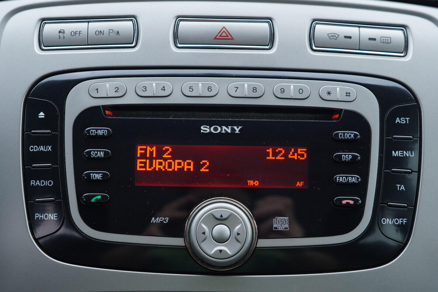 OV190V11629_27.webp_MONDEO  2.0 TDCi 103 kW manuál