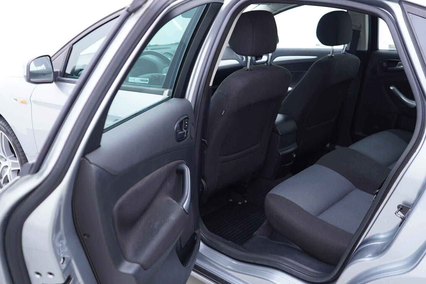 OV190V11629_30.webp_MONDEO  2.0 TDCi 103 kW manuál