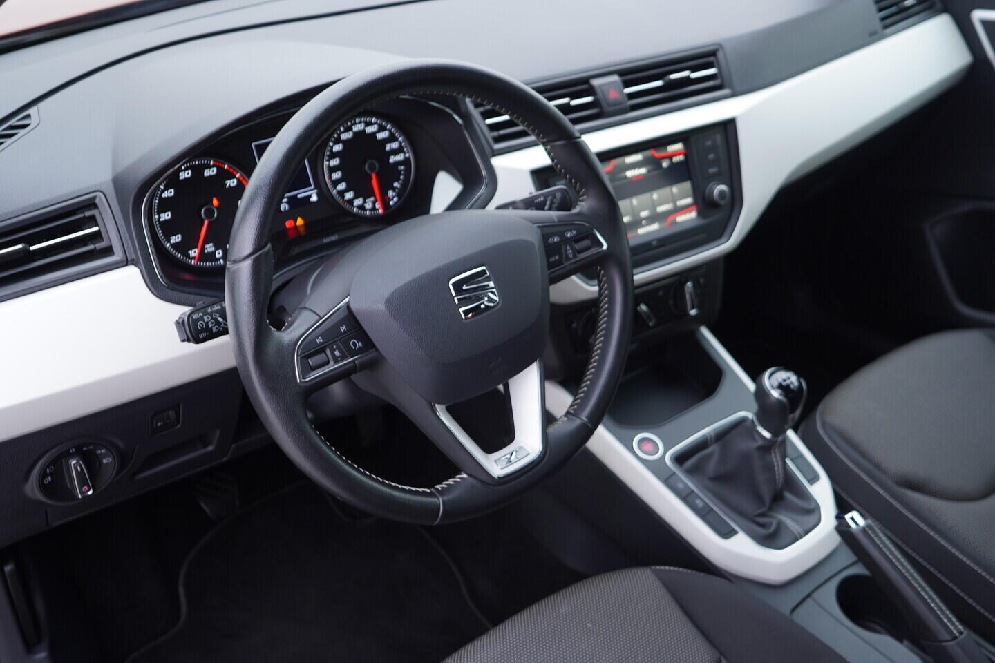 OV190V11632_21.webp_ARONA Xperience 1.0 TSI 70 kW manuál