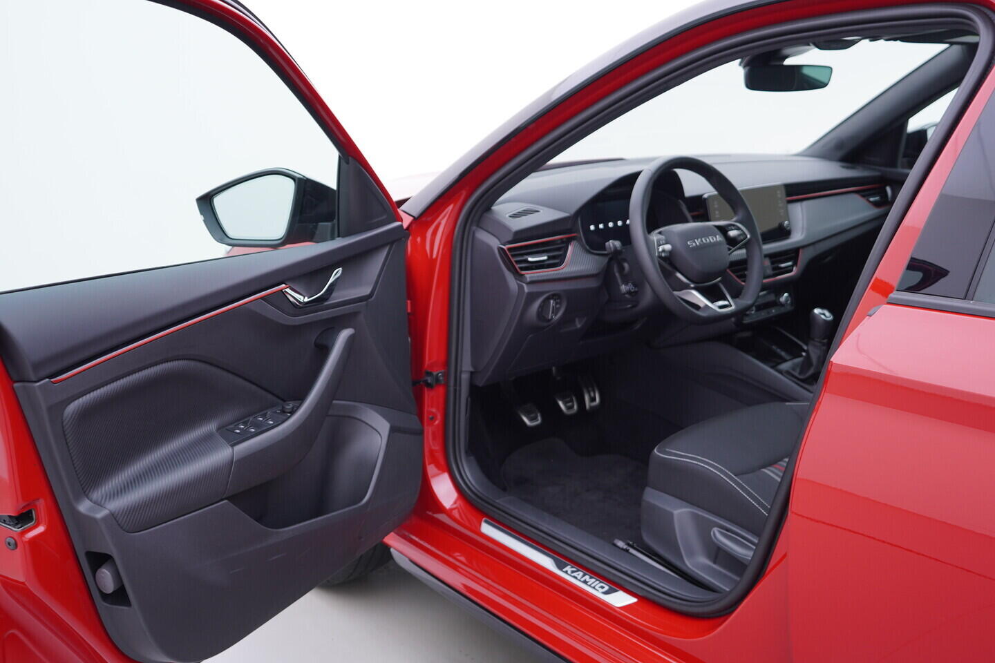 OV190V11638_18.webp_KAMIQ Monte Carlo 1.5 TSI 110 kW manuál, DPH