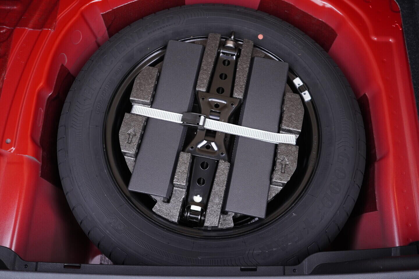 OV190V11638_38.webp_KAMIQ Monte Carlo 1.5 TSI 110 kW manuál, DPH