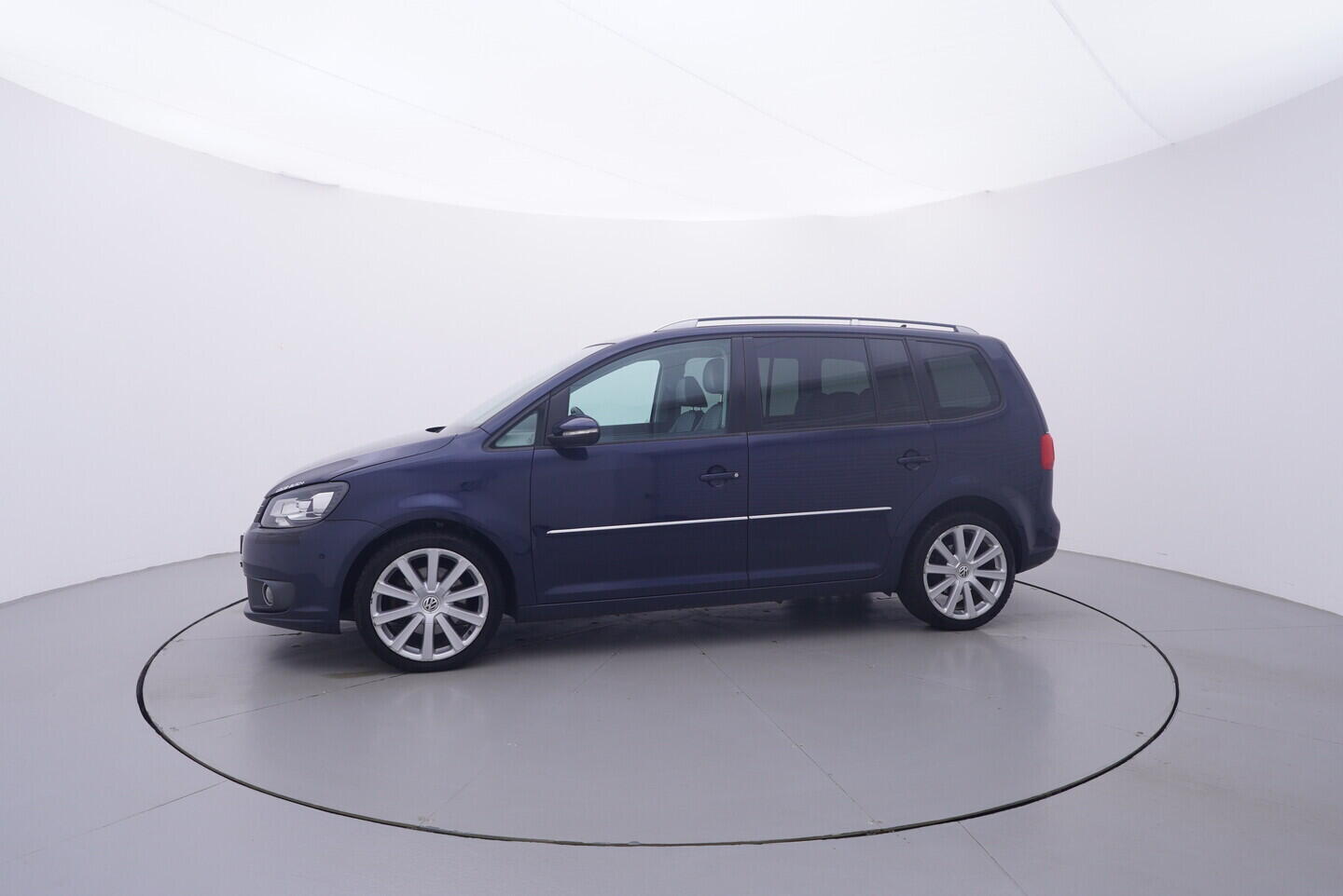 OV190V11649_11.webp_TOURAN  2.0 TDI 103 kW manuál