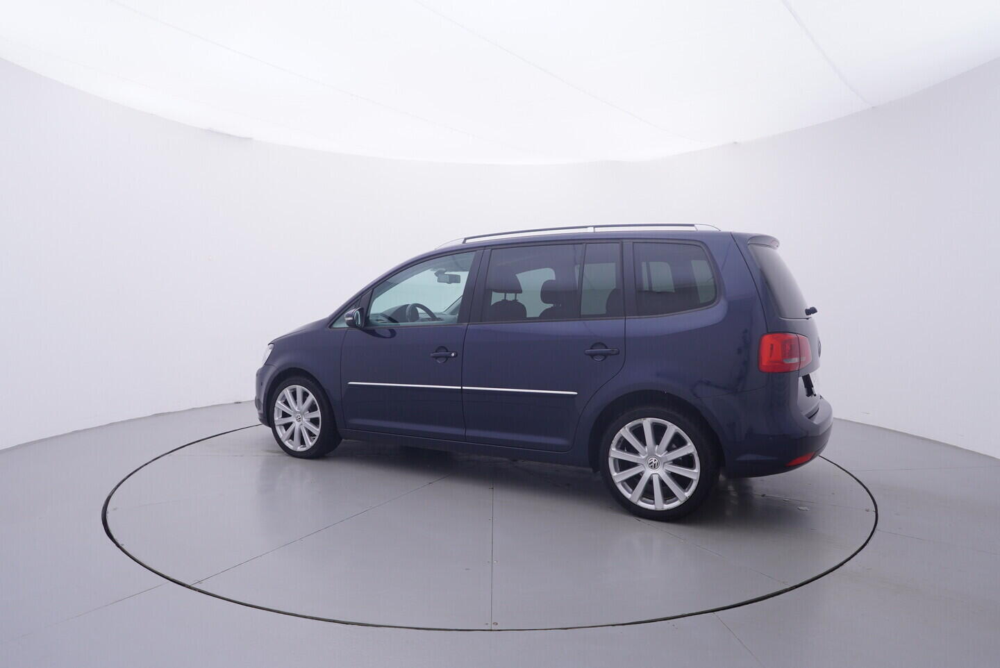 OV190V11649_12.webp_TOURAN  2.0 TDI 103 kW manuál