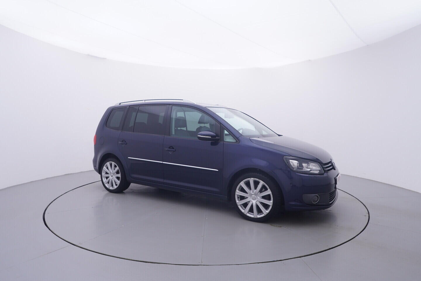 OV190V11649_16.webp_TOURAN  2.0 TDI 103 kW manuál