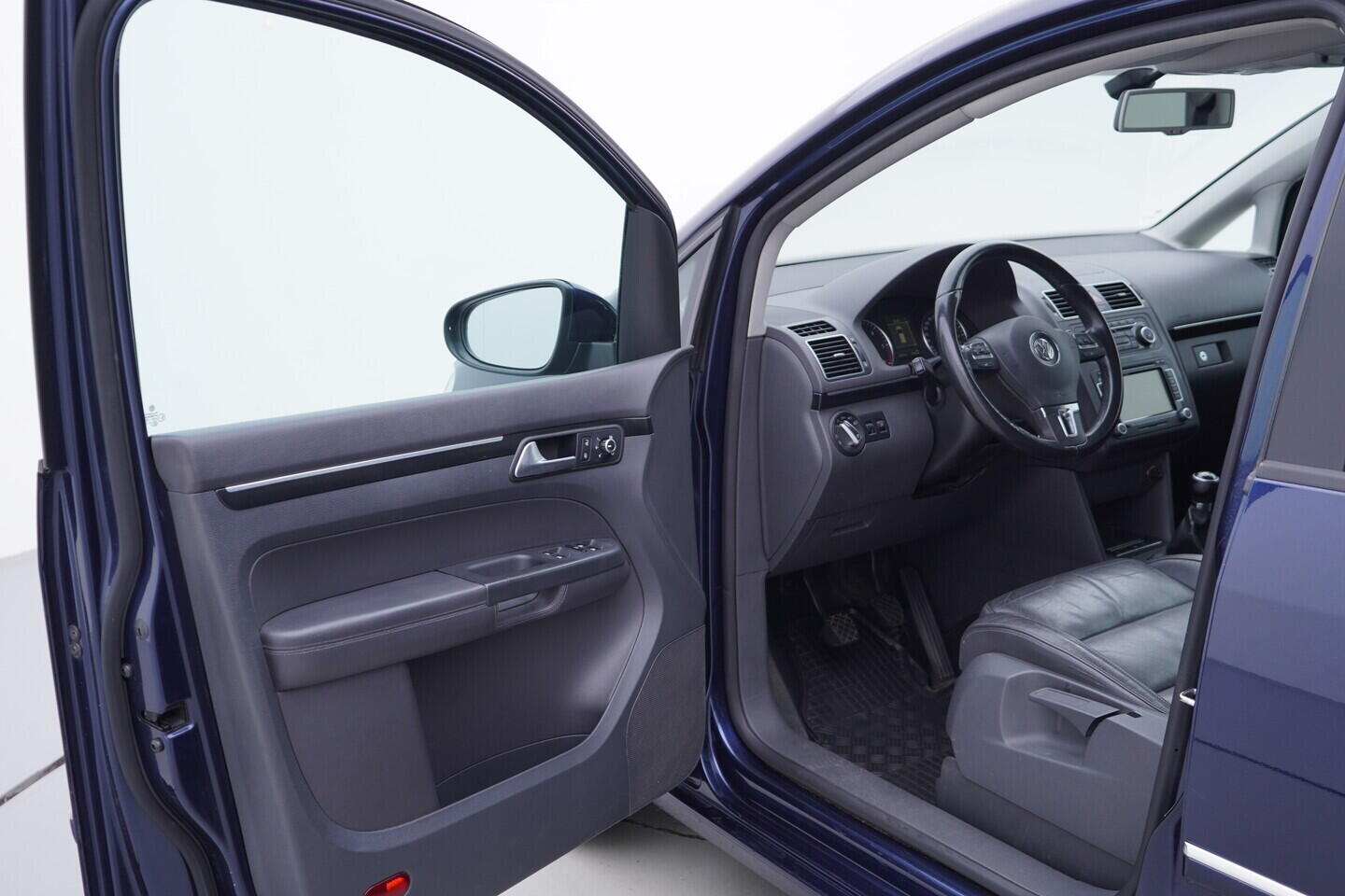 OV190V11649_18.webp_TOURAN  2.0 TDI 103 kW manuál