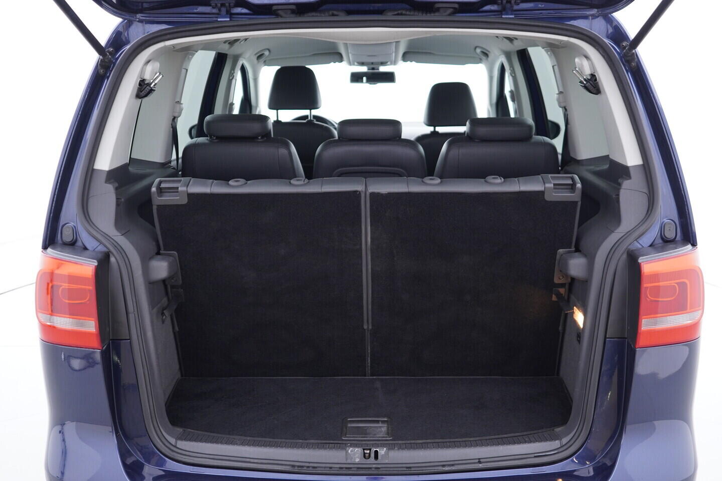 OV190V11649_37.webp_TOURAN  2.0 TDI 103 kW manuál