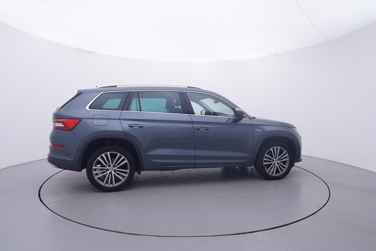 OV190V11651_15.webp_KODIAQ L&K 2.0 TDI 140 kW automat, DPH