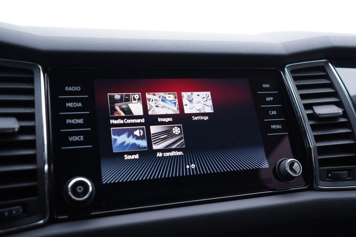 OV190V11651_34.webp_KODIAQ L&K 2.0 TDI 140 kW automat, DPH