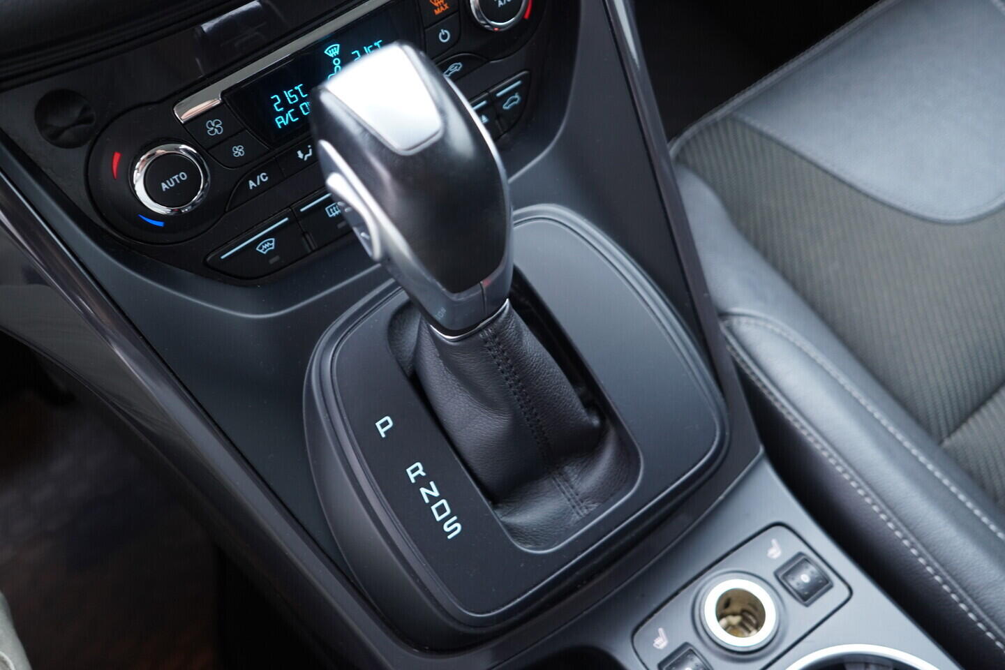 OV190V11664_34.webp_KUGA  1.5 EcoBoost 134 kW automat