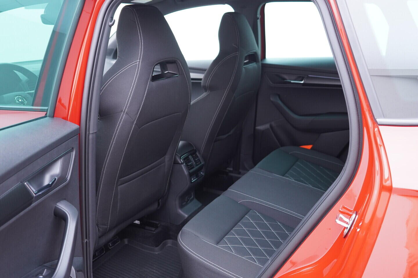 OV190V11677_36.webp_KAROQ SportLine 1.5 TSI 110 kW automat