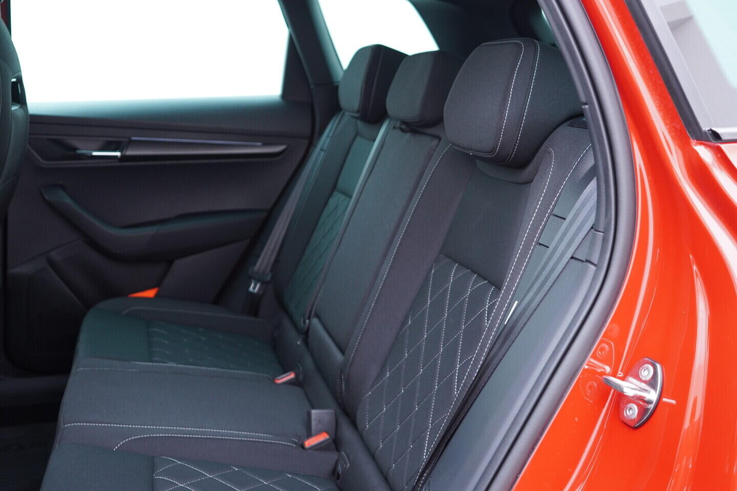 OV190V11677_37.webp_KAROQ SportLine 1.5 TSI 110 kW automat