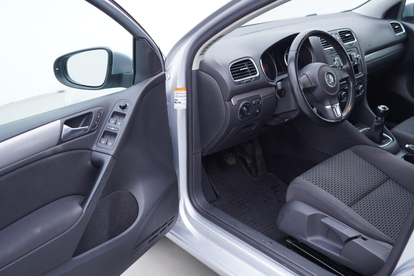 OV190V11679_20.webp_GOLF Trendline 1.4 16V 59 kW manuál
