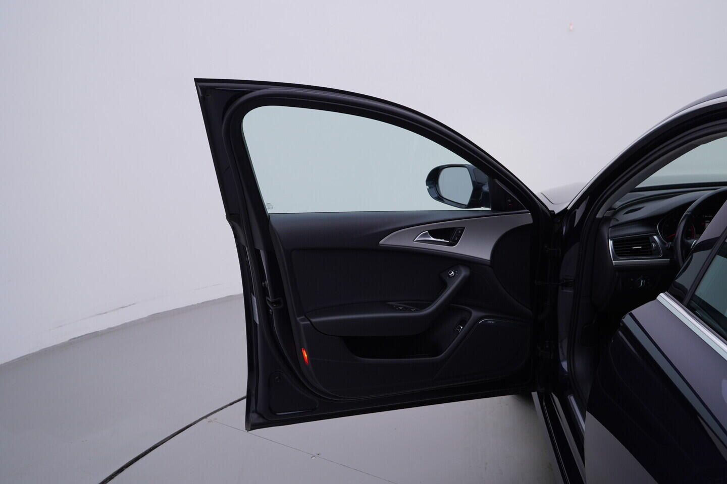 OV190V11686_18.webp_A6 AVANT  3.0 TDI 160 kW automat