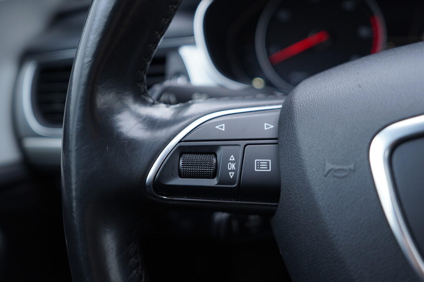OV190V11686_29.webp_A6 AVANT  3.0 TDI 160 kW automat