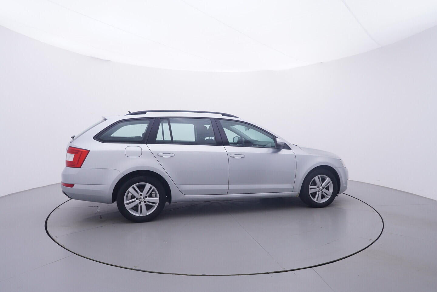 OV190V11696_15.webp_OCTAVIA Ambition 1.6 TDI 77 kW manuál