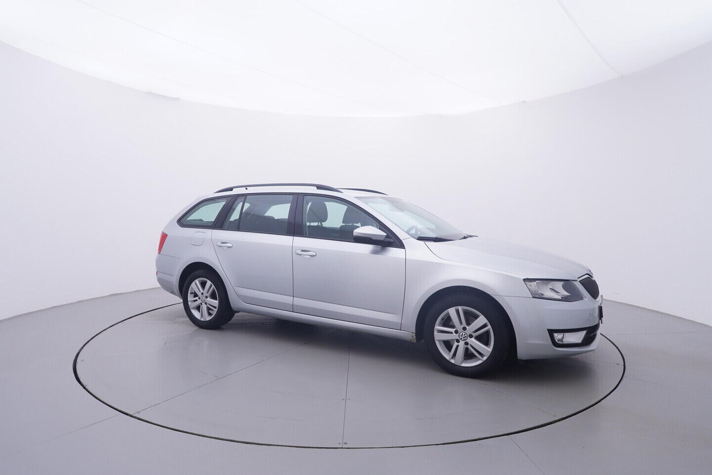 OV190V11696_16.webp_OCTAVIA Ambition 1.6 TDI 77 kW manuál