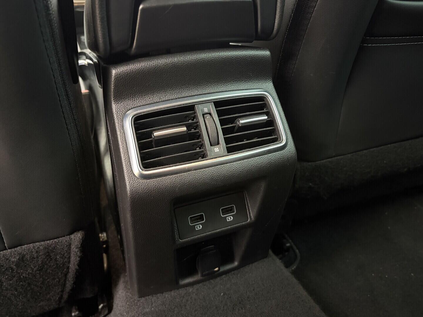 OZ190V00443_43.webp_MÉGANE Intens 1.6 E-TECH 118 kW automat, DPH