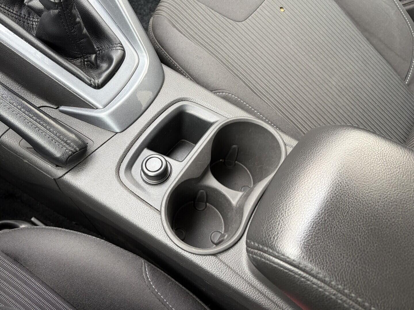 OZ190V00846_37.webp_FOCUS Trend 1.0 EcoBoost  74 kW manuál