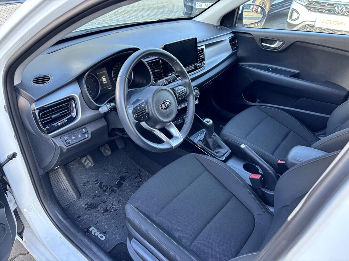 OZ190V00876_19.webp_RIO Exclusive 1.0  74 kW manuál