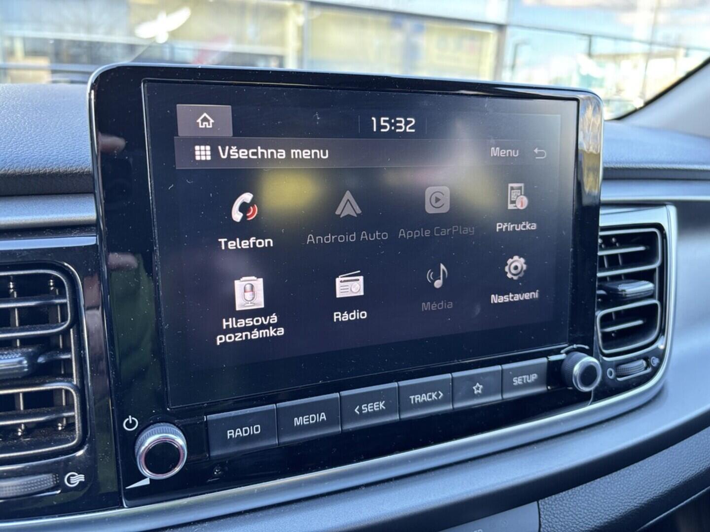 OZ190V00876_25.webp_RIO Exclusive 1.0  74 kW manuál