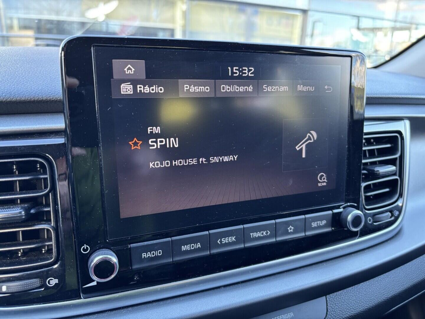 OZ190V00876_26.webp_RIO Exclusive 1.0  74 kW manuál